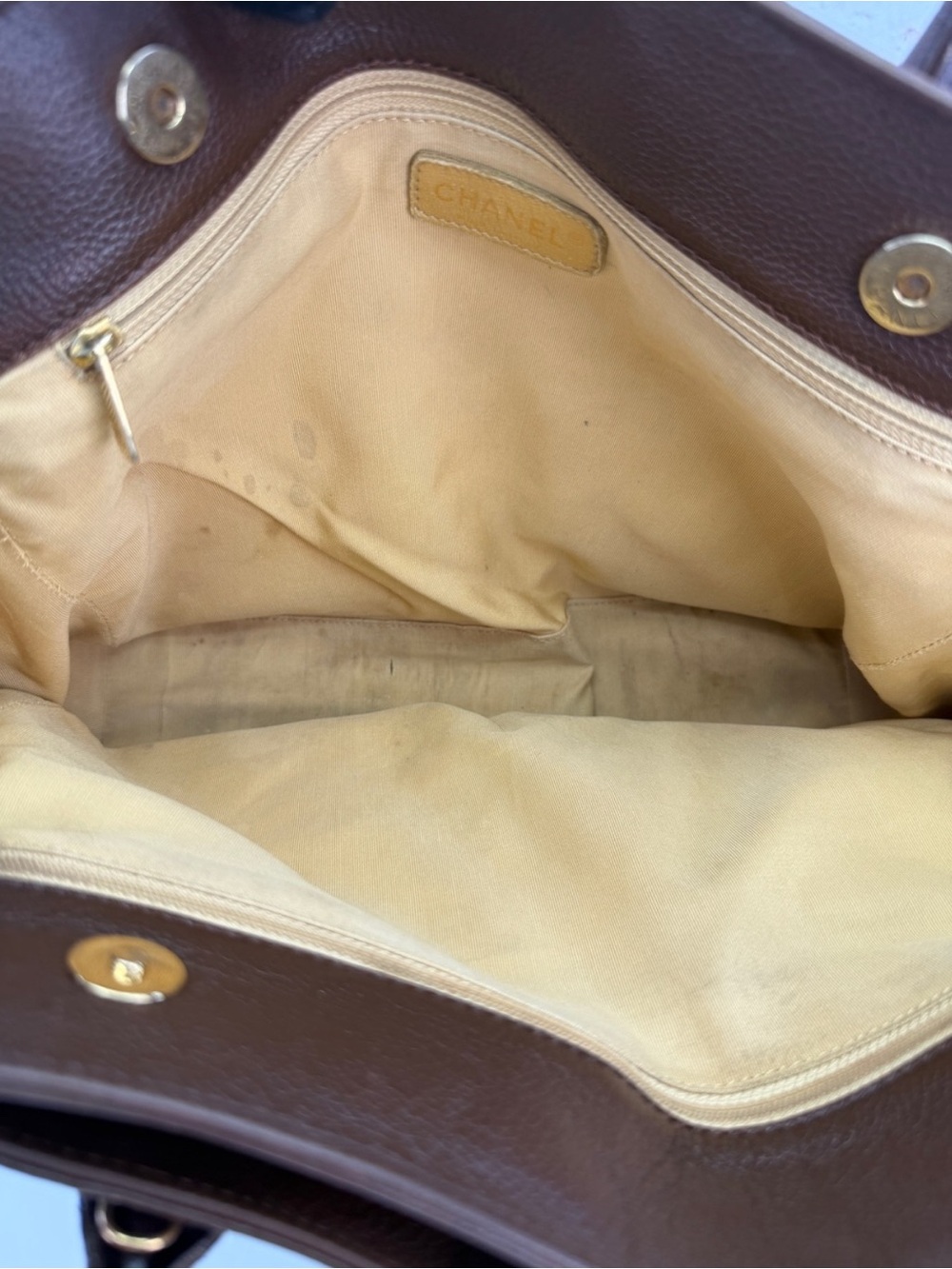 Authentic CHANEL Brown Leather Medium Cerf Tote with Gold CC Logo - Picture 13 of 16